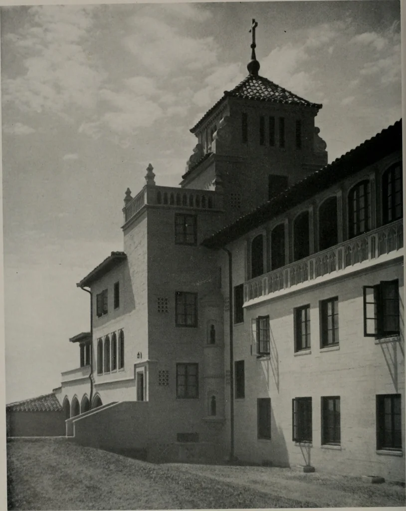 An illustration from Architect and engineer, 1905, leaf 99