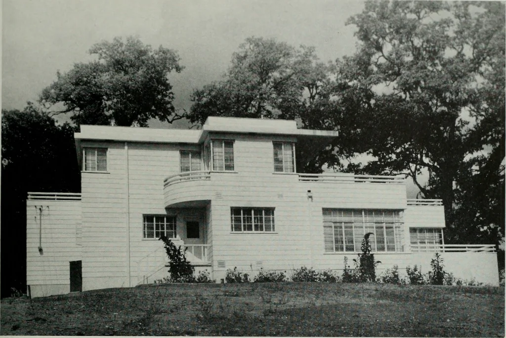 An illustration from Architect and engineer, 1905, leaf 122
