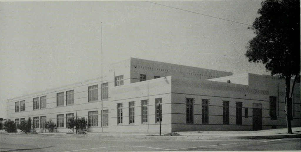 An illustration from Architect and engineer, 1905, leaf 323