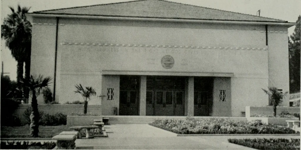 An illustration from Architect and engineer, 1905, leaf 360