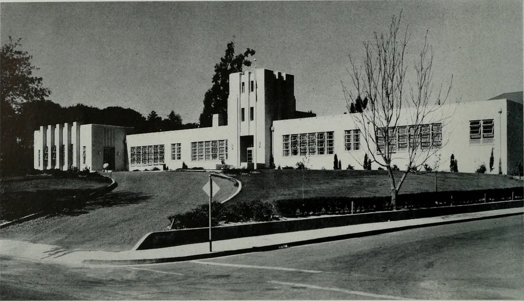 An illustration from Architect and engineer, 1905, leaf 93