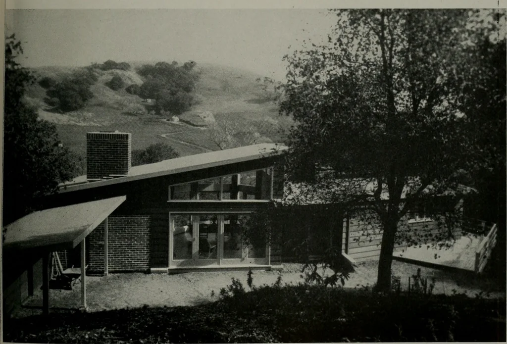 An illustration from Architect and engineer, 1905, leaf 206