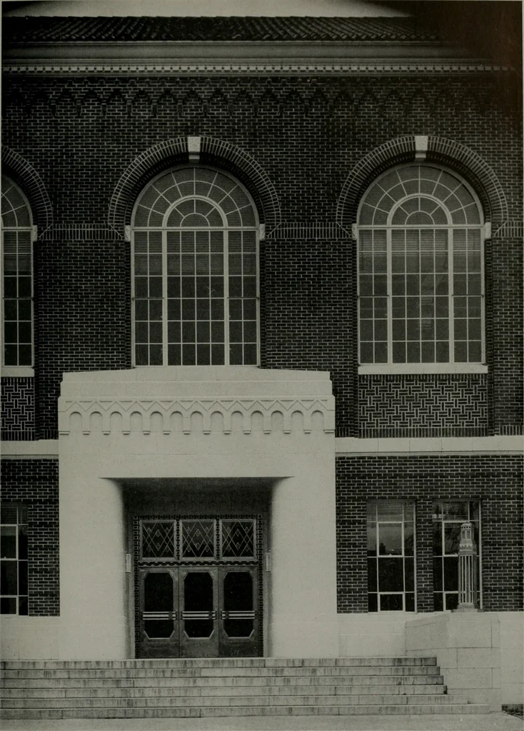 An illustration from Architect and engineer, 1905, leaf 24