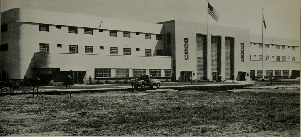 An illustration from Architect and engineer, 1905, leaf 202