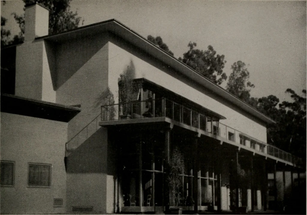 An illustration from Architect and engineer, 1905, leaf 142