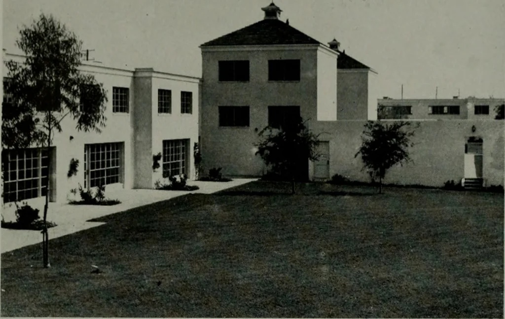 An illustration from Architect and engineer, 1905, leaf 383