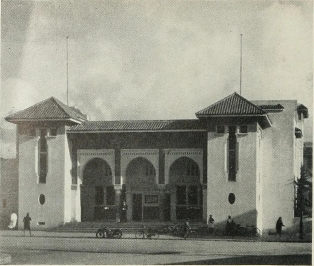 An illustration from Architect and engineer, 1905, leaf 445