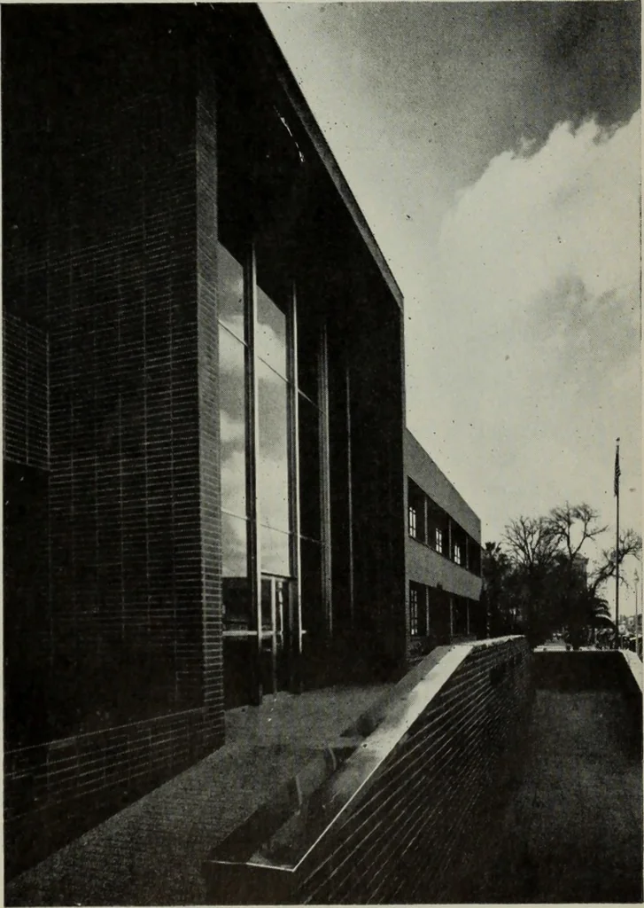 An illustration from Architect and engineer, 1905, leaf 210