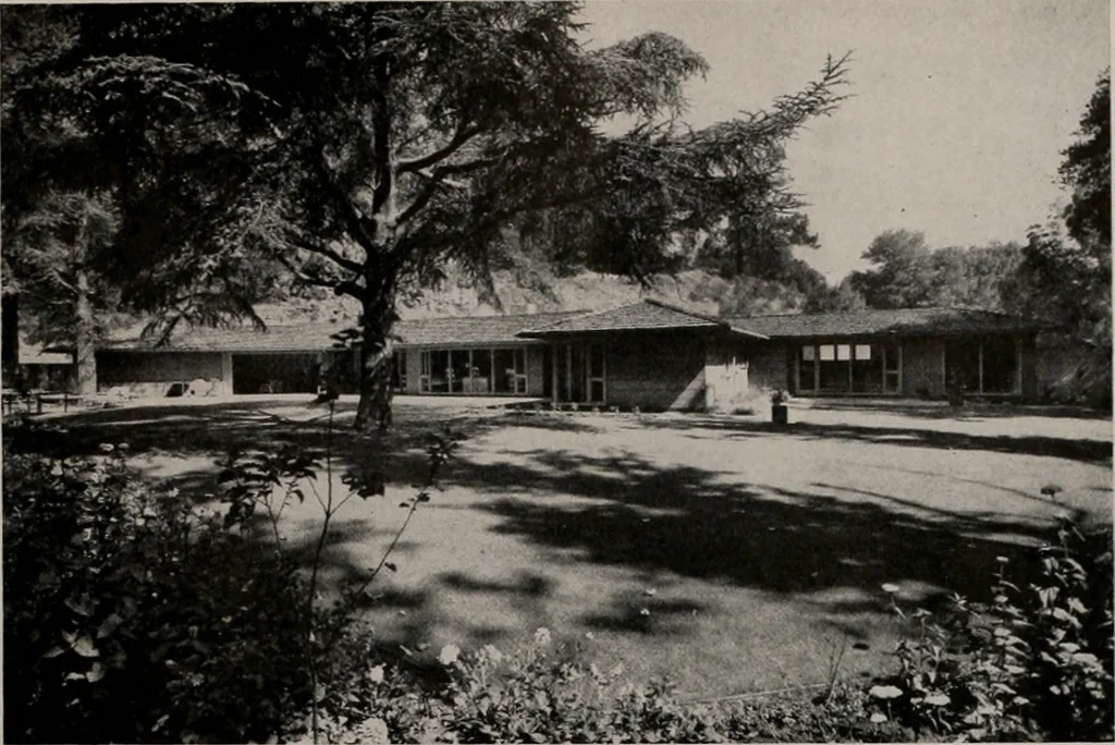 An illustration from Architect and engineer, 1905, leaf 528