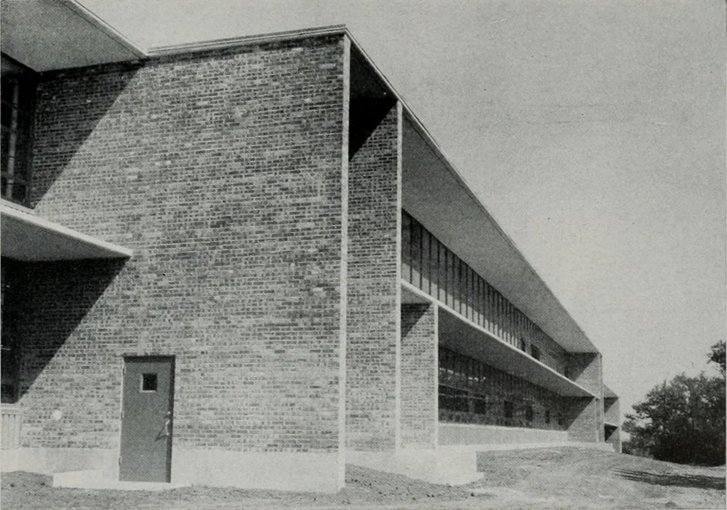 An illustration from Architect and engineer, 1905, leaf 208