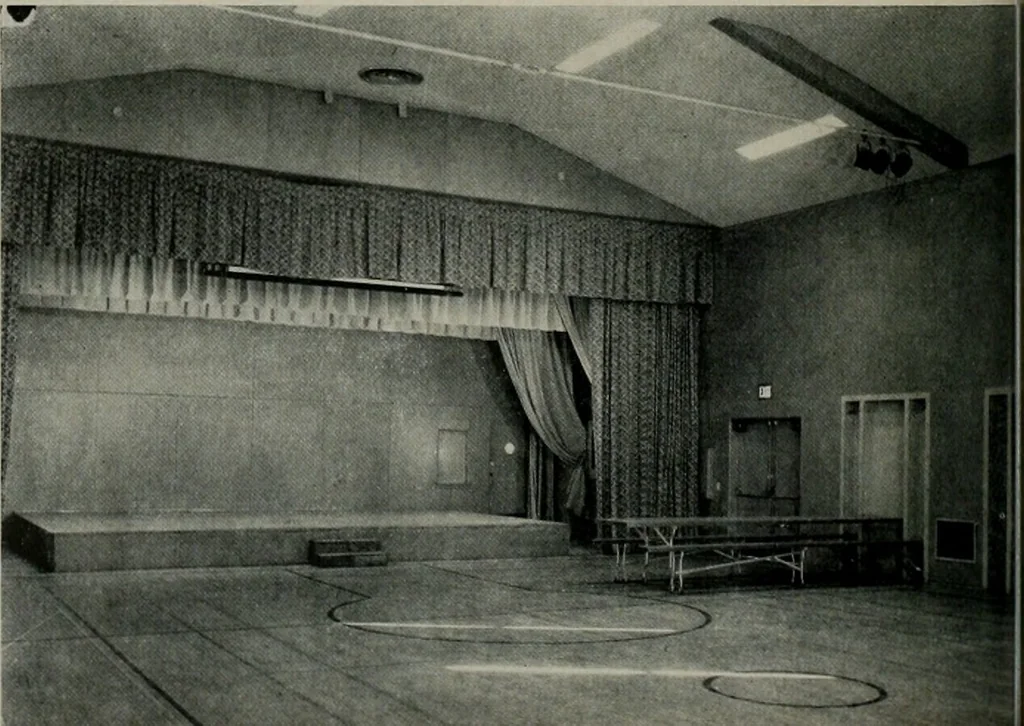 An illustration from Architect and engineer, 1905, leaf 203