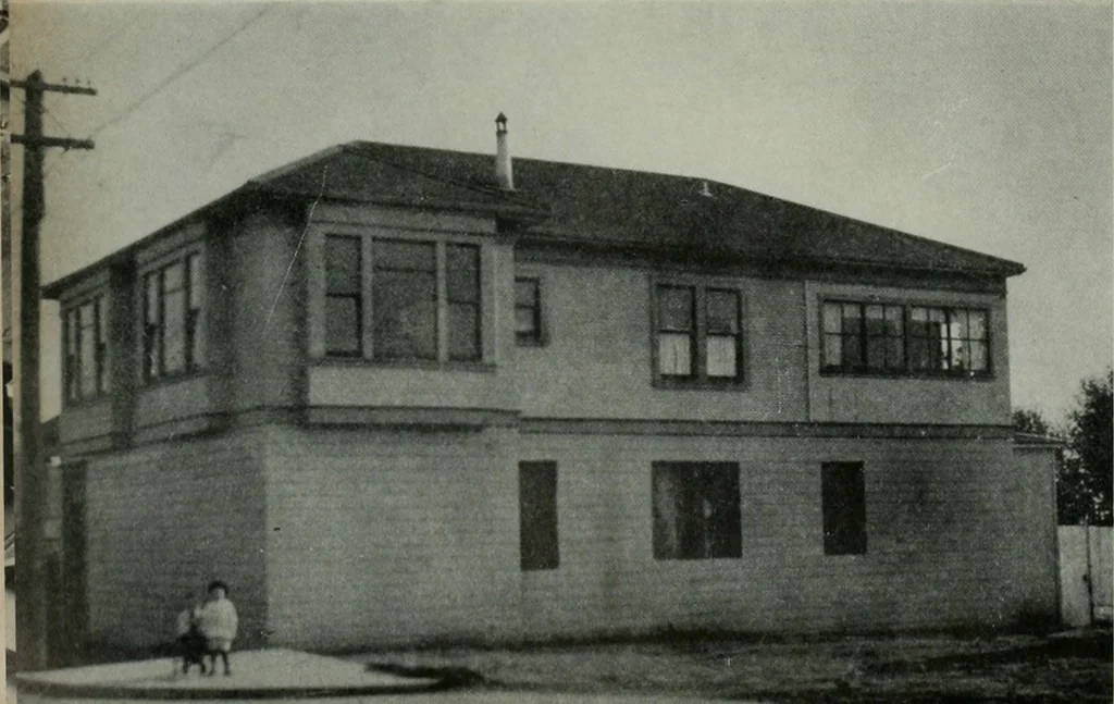 An illustration from Architect and engineer, 1905, leaf 347