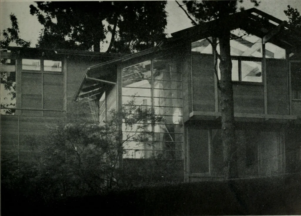 An illustration from Architect and engineer, 1905, leaf 54