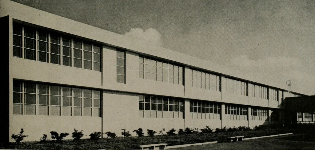 An illustration from Architect and engineer, 1905, leaf 372