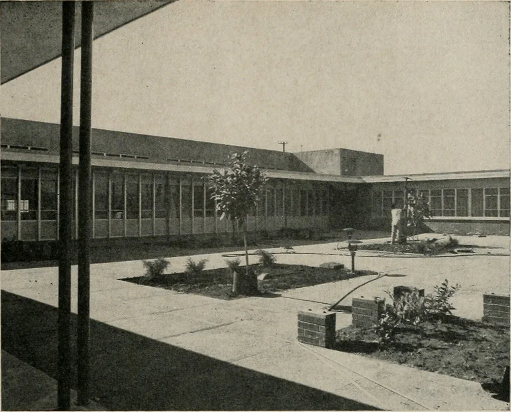 An illustration from Architect and engineer, 1905, leaf 498