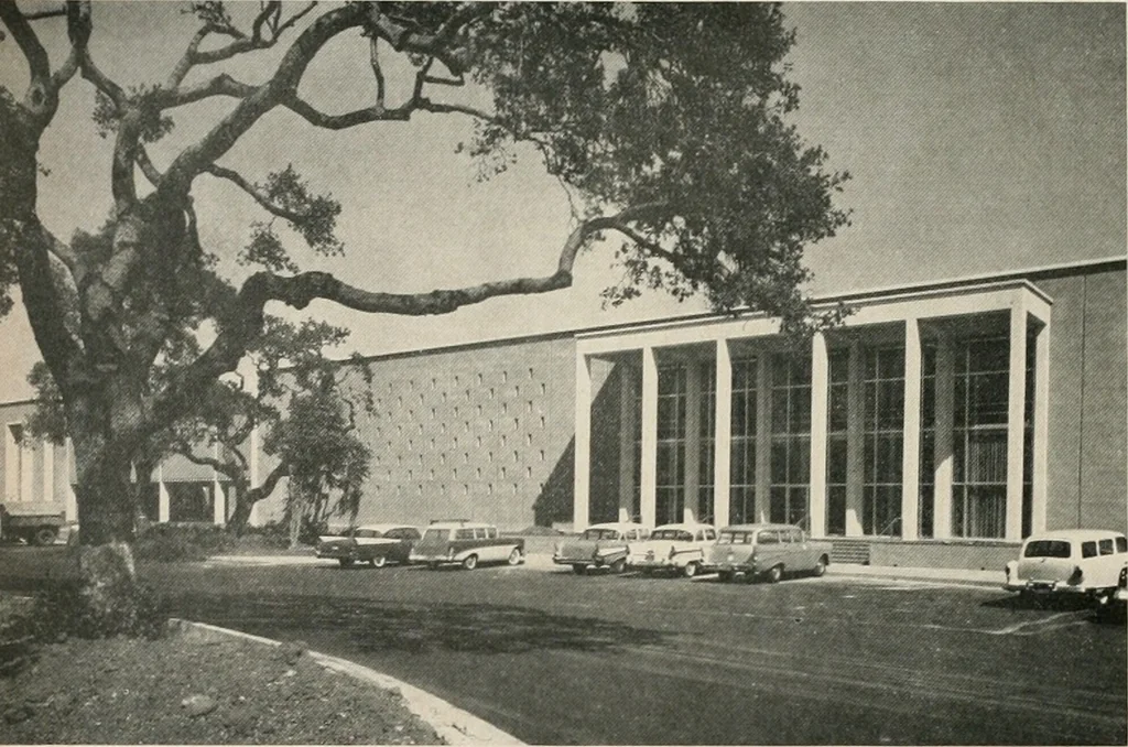 An illustration from Architect and engineer, 1905, leaf 121