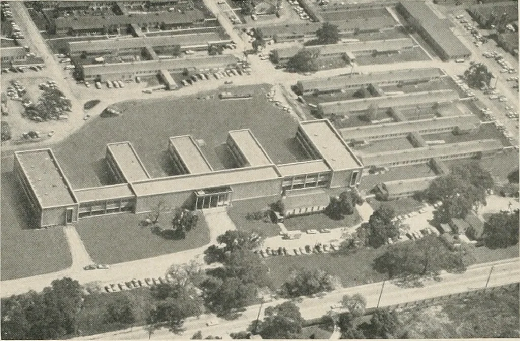 An illustration from Architect and engineer, 1905, leaf 122