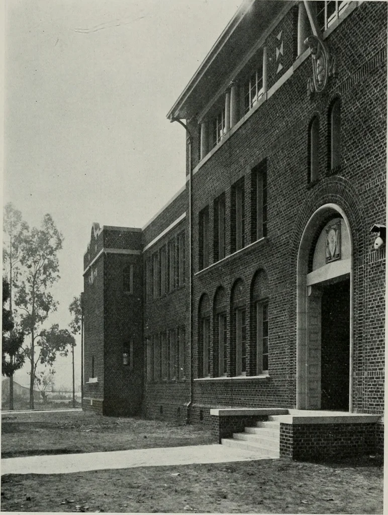 An illustration from The Architect & engineer of California and the Pacific Coast, 1905, leaf 372