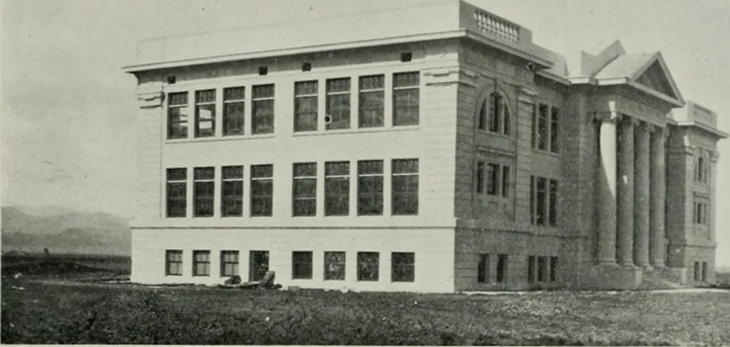 An illustration from The Architect & engineer of California and the Pacific Coast, 1905, leaf 48