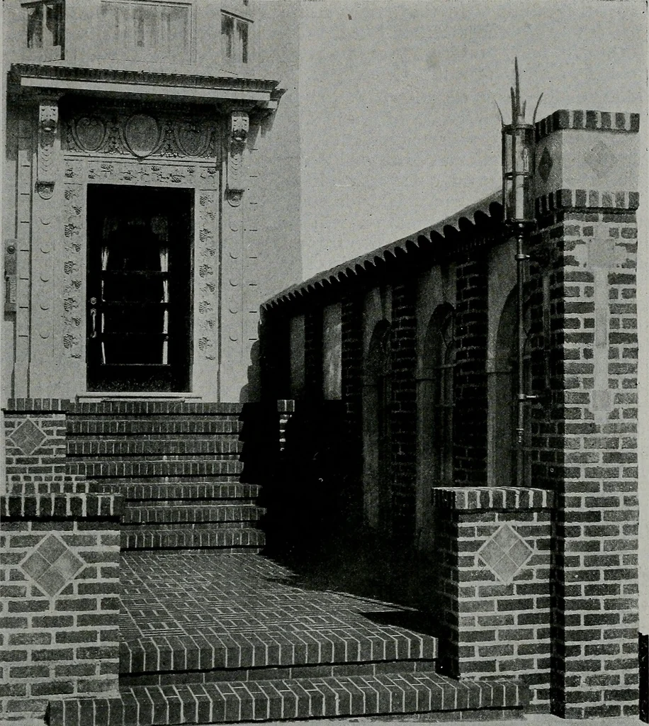 An illustration from The Architect & engineer of California and the Pacific Coast, 1905, leaf 692