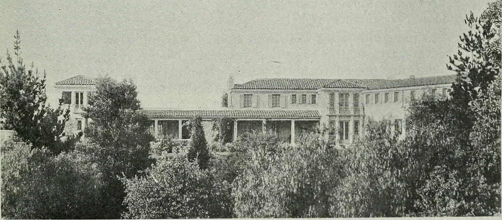 An illustration from Architect and engineer, 1905, leaf 268