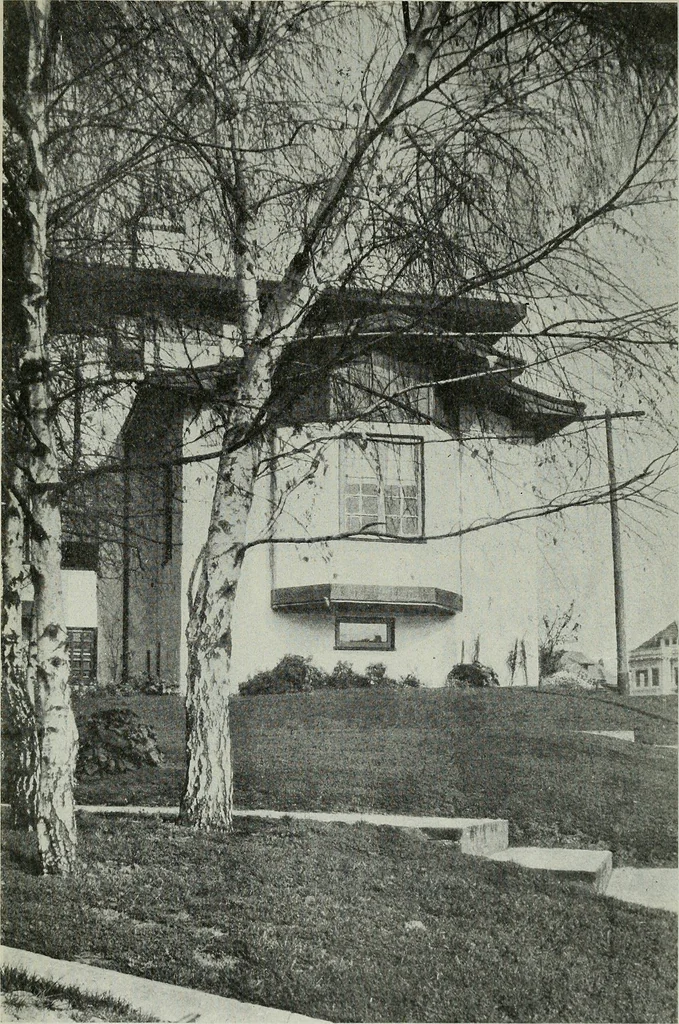 An illustration from Architect and engineer, 1905, leaf 566