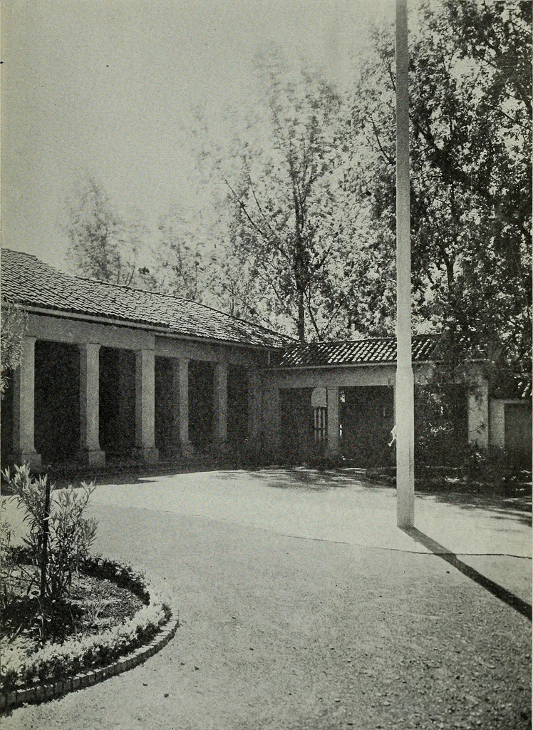 An illustration from Architect and engineer, 1905, leaf 70