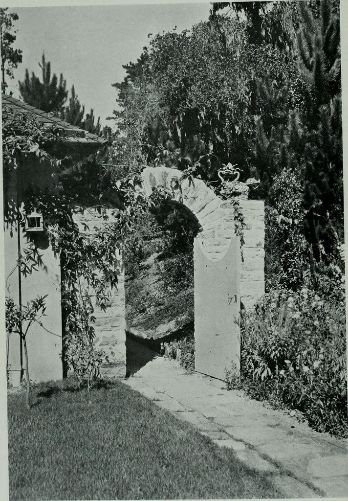 An illustration from Architect and engineer, 1905, leaf 535