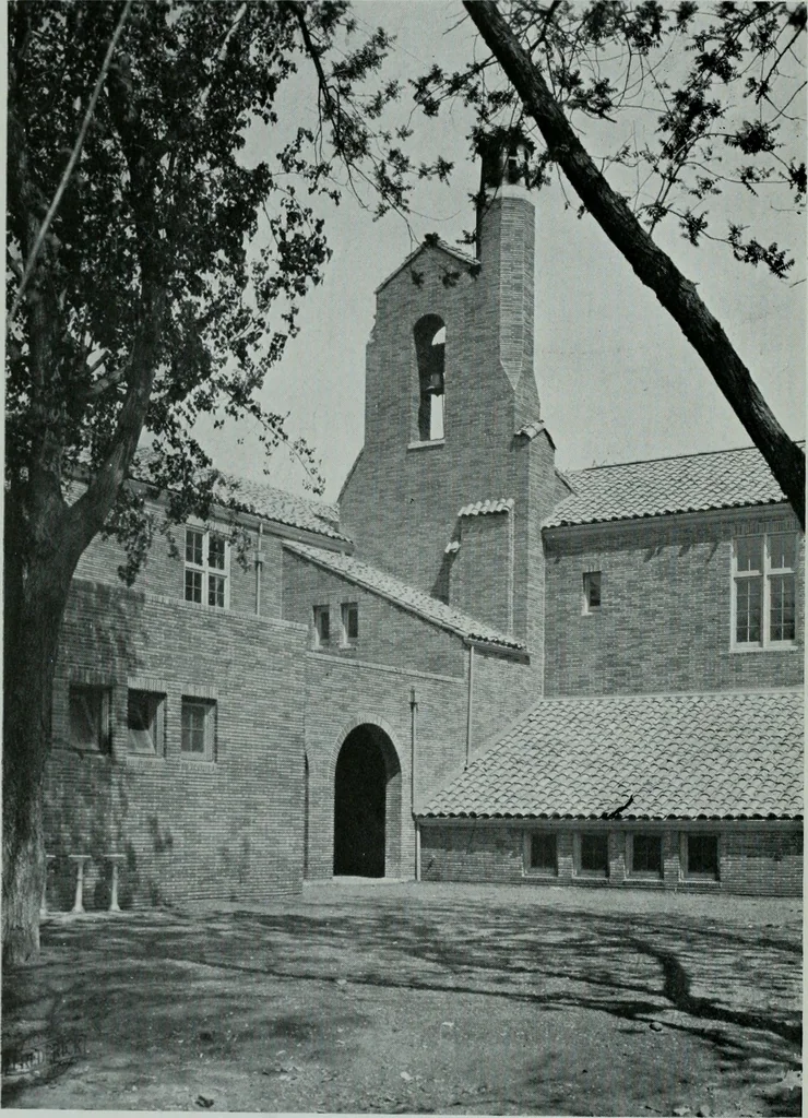 An illustration from Architect and engineer, 1905, leaf 861