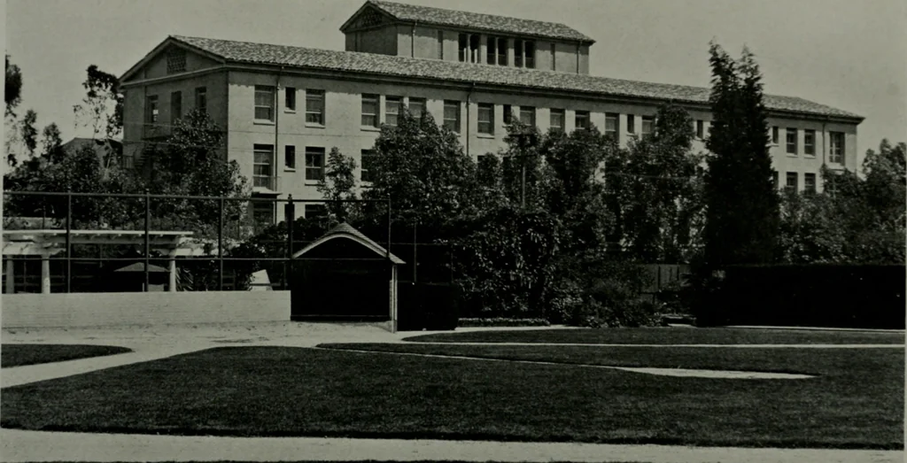 An illustration from Architect and engineer, 1905, leaf 179