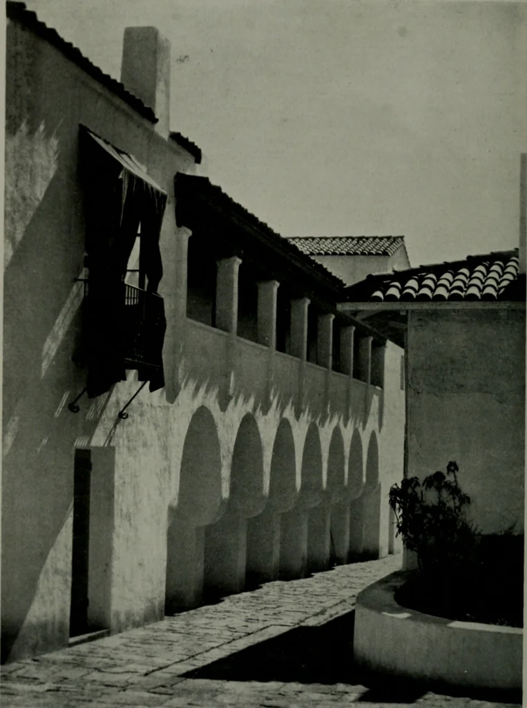 An illustration from Architect and engineer, 1905, leaf 403
