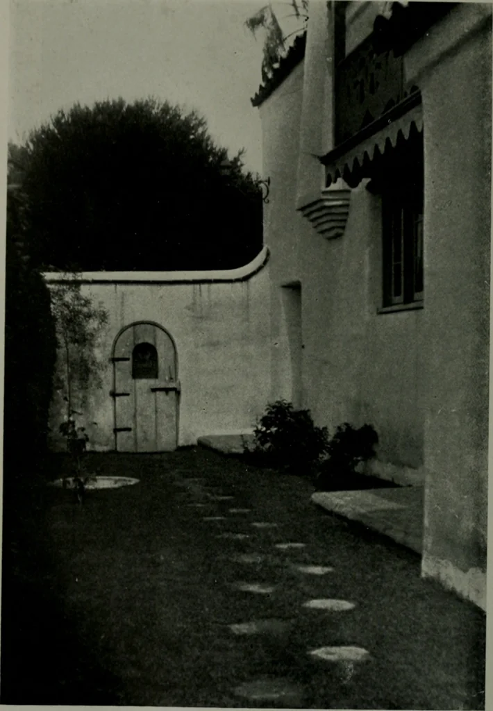 An illustration from Architect and engineer, 1905, leaf 425