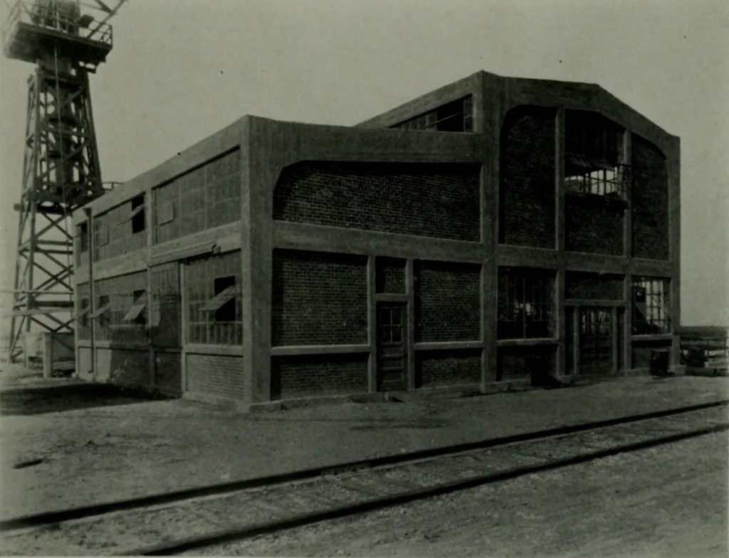 An illustration from Architect and engineer, 1905, leaf 447