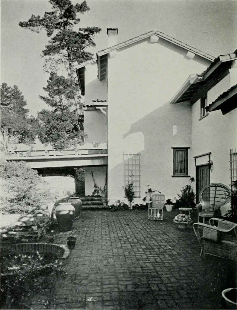 An illustration from Architect and engineer, 1905, leaf 123