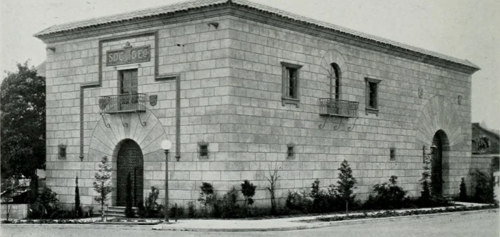 An illustration from Architect and engineer, 1905, leaf 215