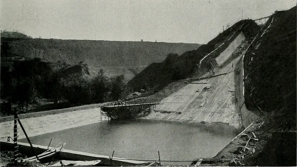 An illustration from Architect and engineer, 1905, leaf 228