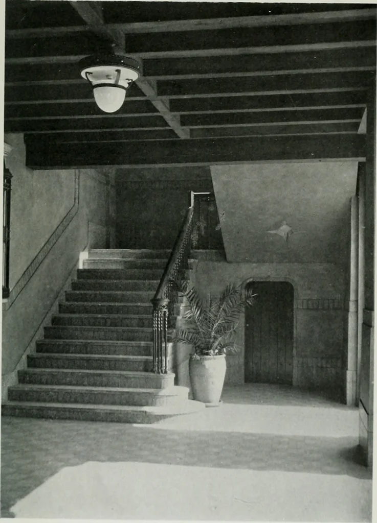 An illustration from Architect and engineer, 1905, leaf 446