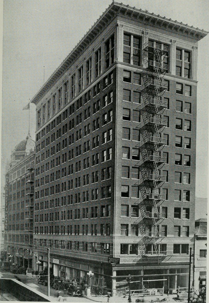 An illustration from Architect and engineer, 1905, leaf 100