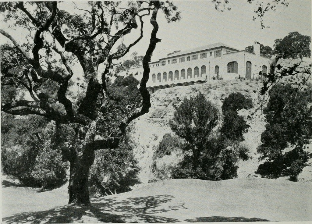 An illustration from Architect and engineer, 1905, leaf 187