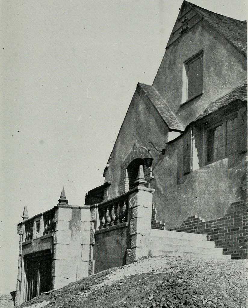 An illustration from Architect and engineer, 1905, leaf 326
