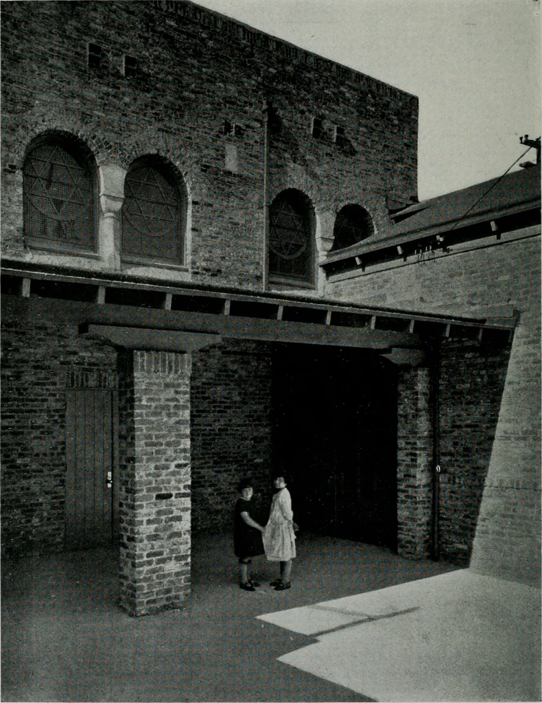 An illustration from Architect and engineer, 1905, leaf 347