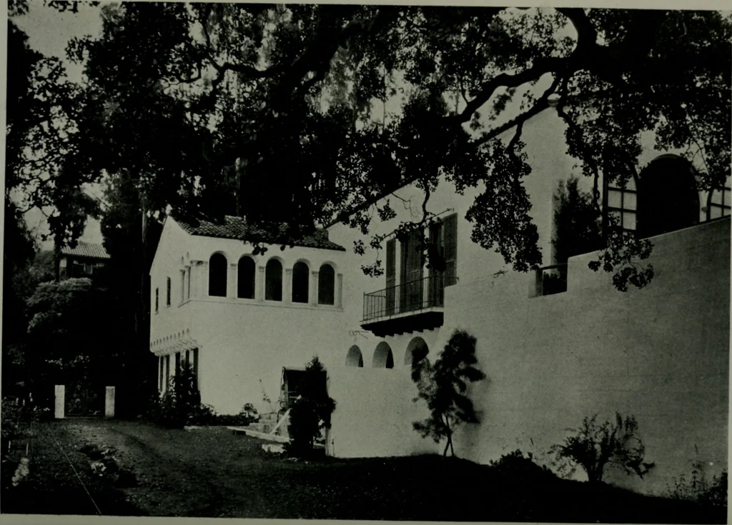 An illustration from Architect and engineer, 1905, leaf 373
