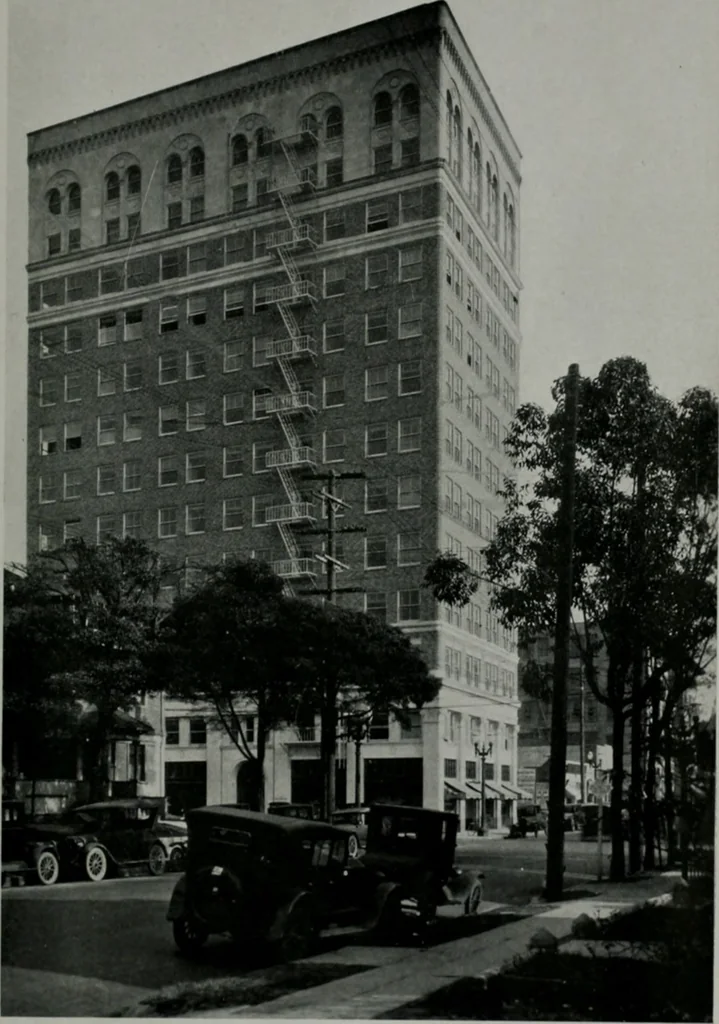 An illustration from Architect and engineer, 1905, leaf 206