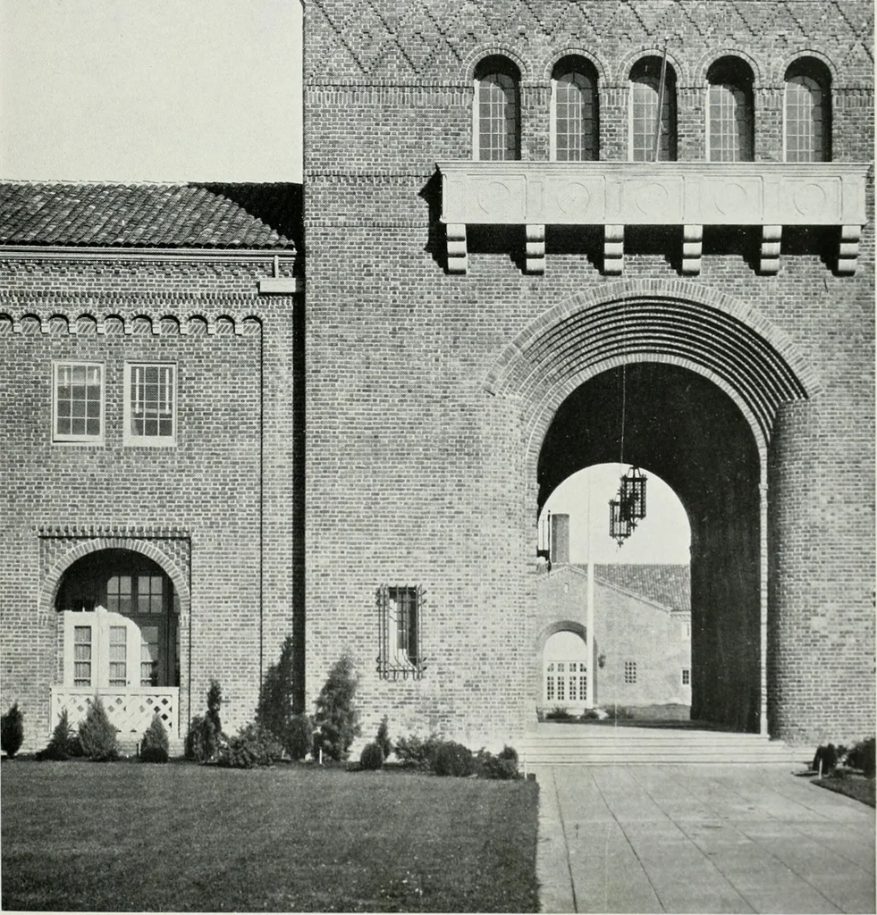 An illustration from Architect and engineer, 1905, leaf 270