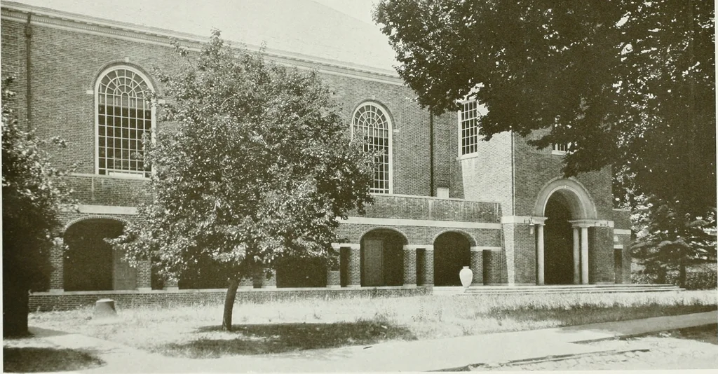 An illustration from Architect and engineer, 1905, leaf 386