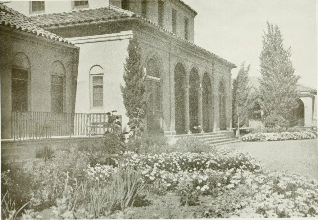 An illustration from Architect and engineer, 1905, leaf 488