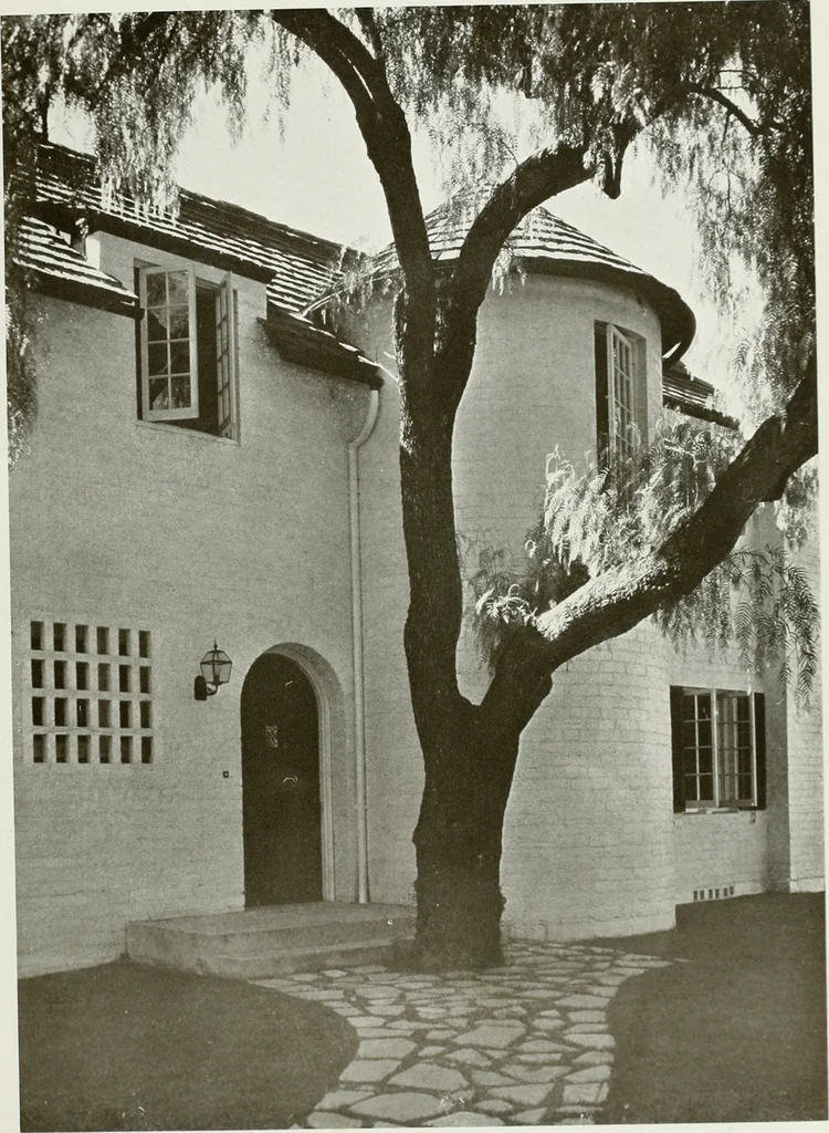 An illustration from Architect and engineer, 1905, leaf 62