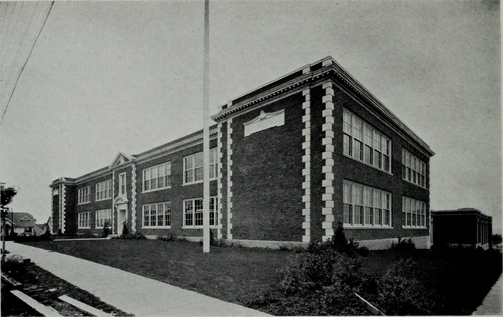 An illustration from Architect and engineer, 1905, leaf 201