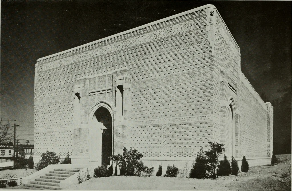 An illustration from Architect and engineer, 1905, leaf 226