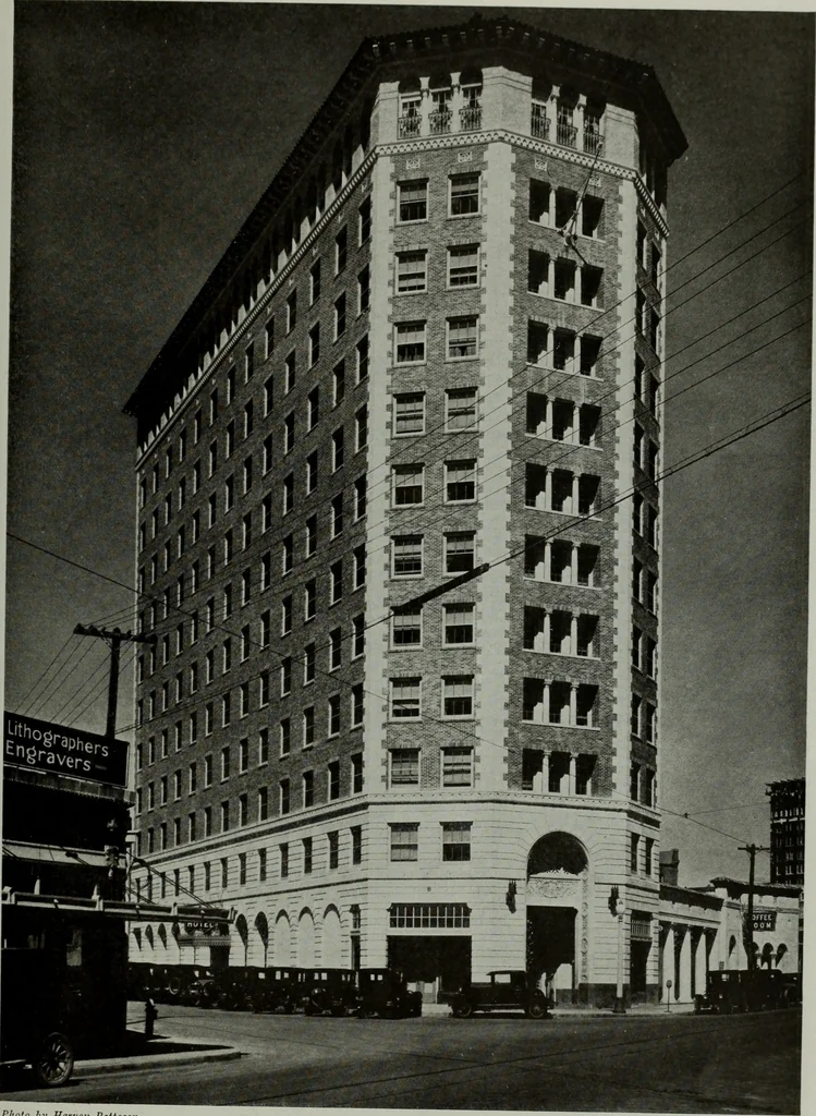 An illustration from Architect and engineer, 1905, leaf 320
